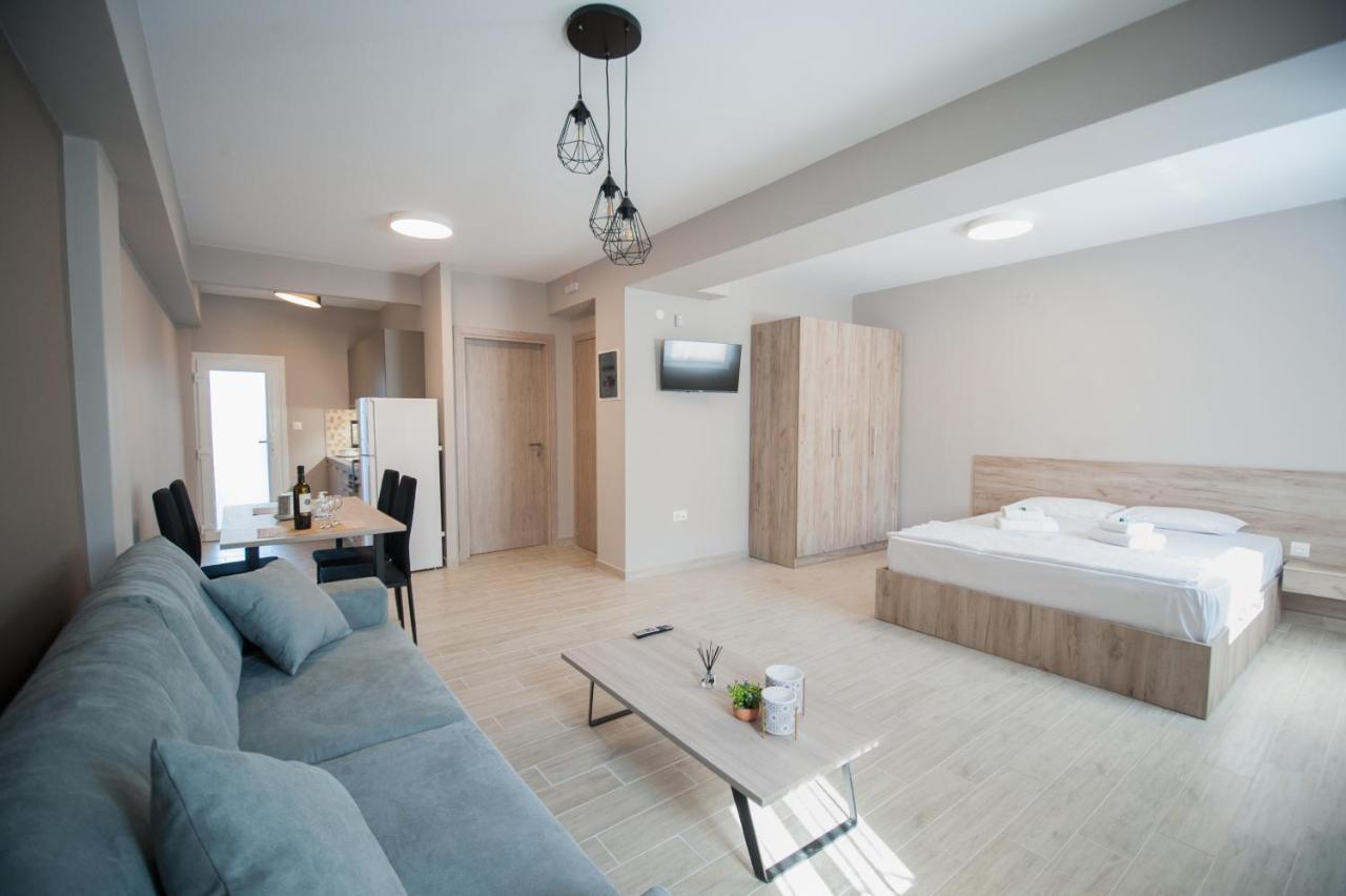 Niki'S Apartments Peraia  Bagian luar foto